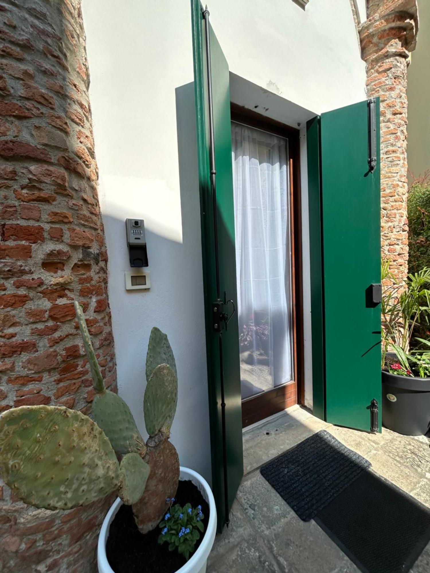 Chiesetta Abside Ex Seminario -Apartment Rovigo Exterior photo